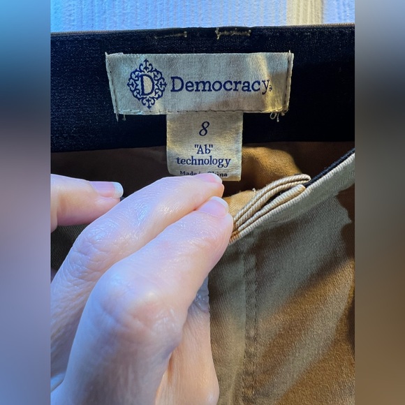 Democracy Dark Khaki Jeans- Size 8- Like New - Picture 4 of 5